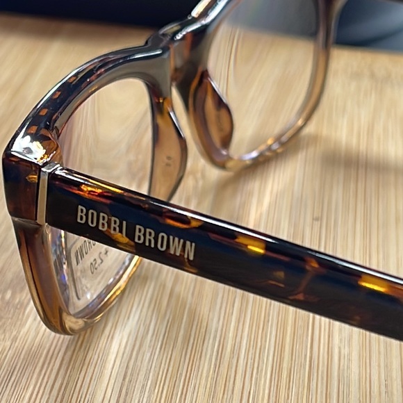 Bobbi Brown Accessories - ✨𝐍𝐖𝐎𝐓 🤎𝐁𝐨𝐛𝐛𝐢 𝐁𝐫𝐨𝐰𝐧 𝐎𝐩𝐭𝐢𝐜𝐚𝐥 𝐆𝐥𝐚𝐬𝐬𝐞𝐬